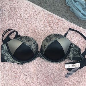 VICTORIA SECRET STRAPLESS BRA